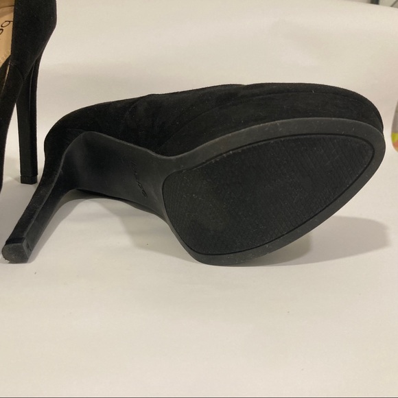 Bebe Amia Black Suede Platform Pumps - Picture 4 of 10
